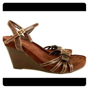 Women’s leather AEROSOLE wedge heel sandals 8.5